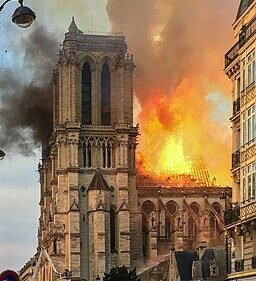 256px-Incendie_Notre_Dame_de_Paris